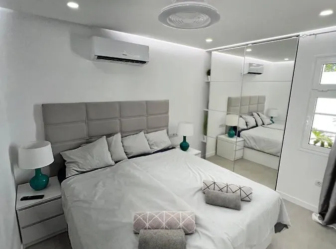 Lucy, Malibu Park Apartamento