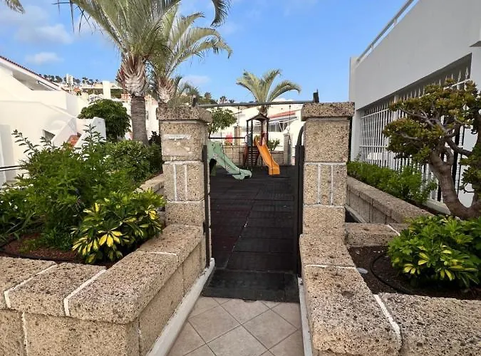 Lucy, Malibu Park * Costa Adeje (Tenerife)