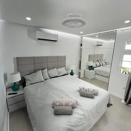 Lucy, Malibu Park Appartement